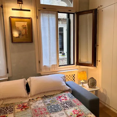 Albrizzi Charme Apartment Venice Exterior photo